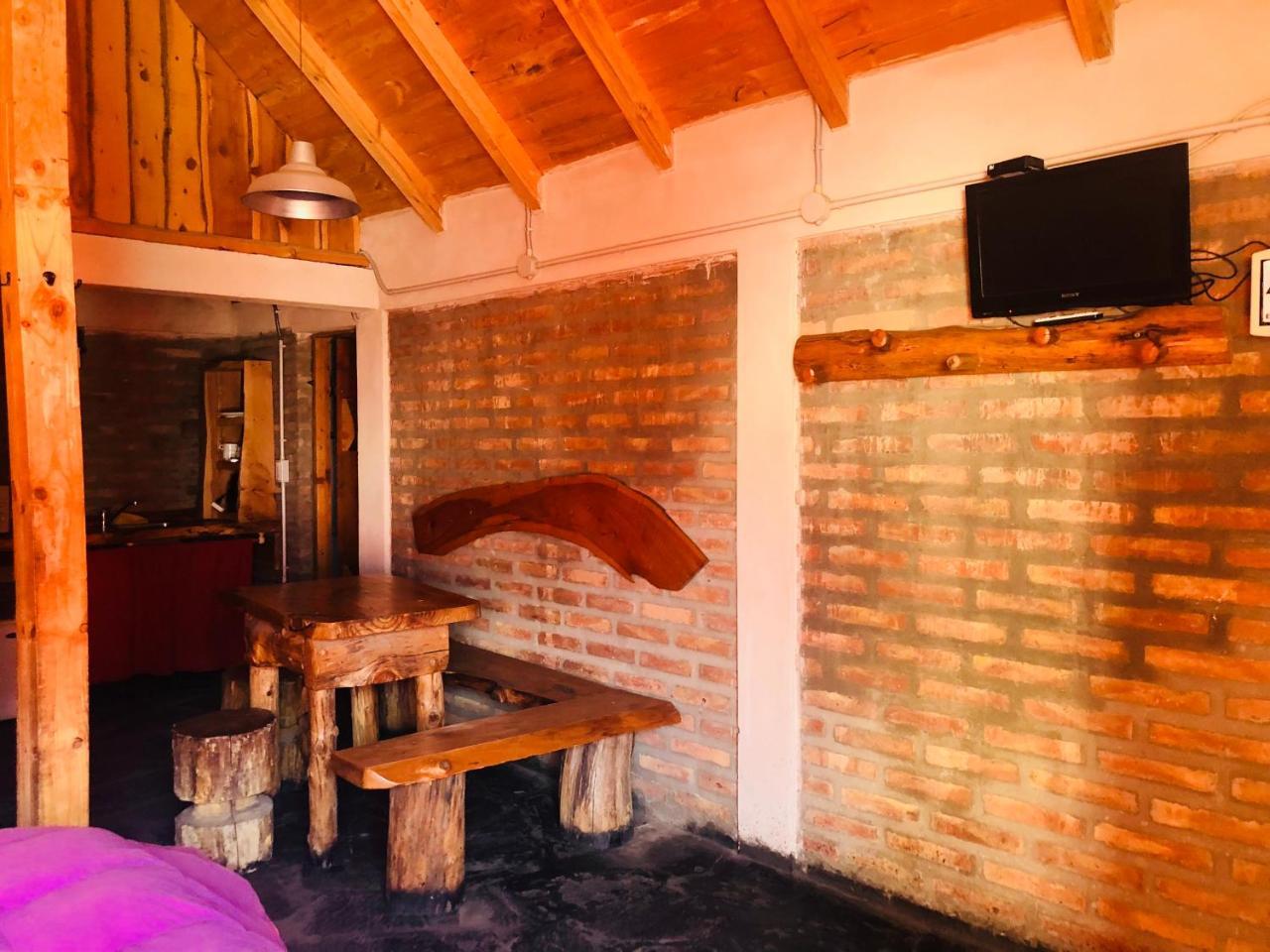 Cabanas Pehuenia Hostel เอลโบลซอน ภายนอก รูปภาพ